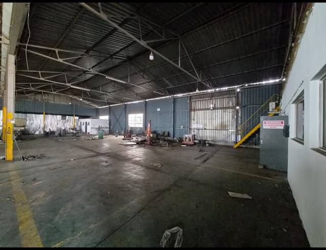 1,108M² WAREHOUSE TO LET IN WADEVILLE